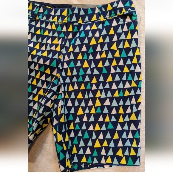 Talbots Perfect Short 9.5" Shorts Sz 8P Blue/Green/Yellow/White Triangles - NWT - Picture 3 of 10